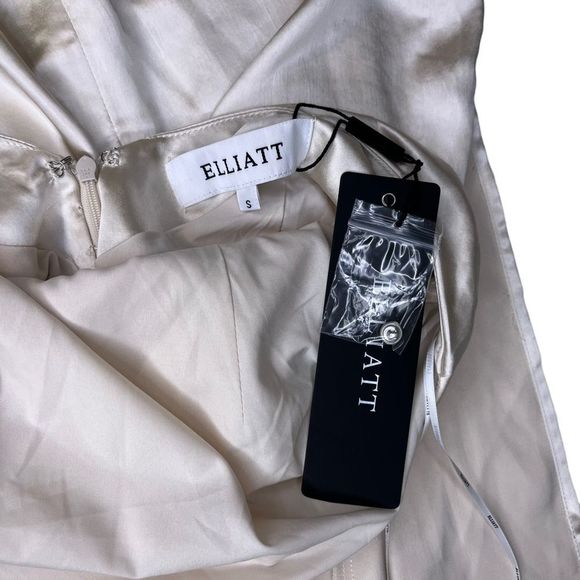 MAKE AN OFFER* NEW Elliatt x Revolve Larina Maxi Dress in Pearl Small - Picture 8 of 14